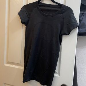 Lululemon workout top